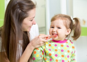 toddler_brushing_teeth